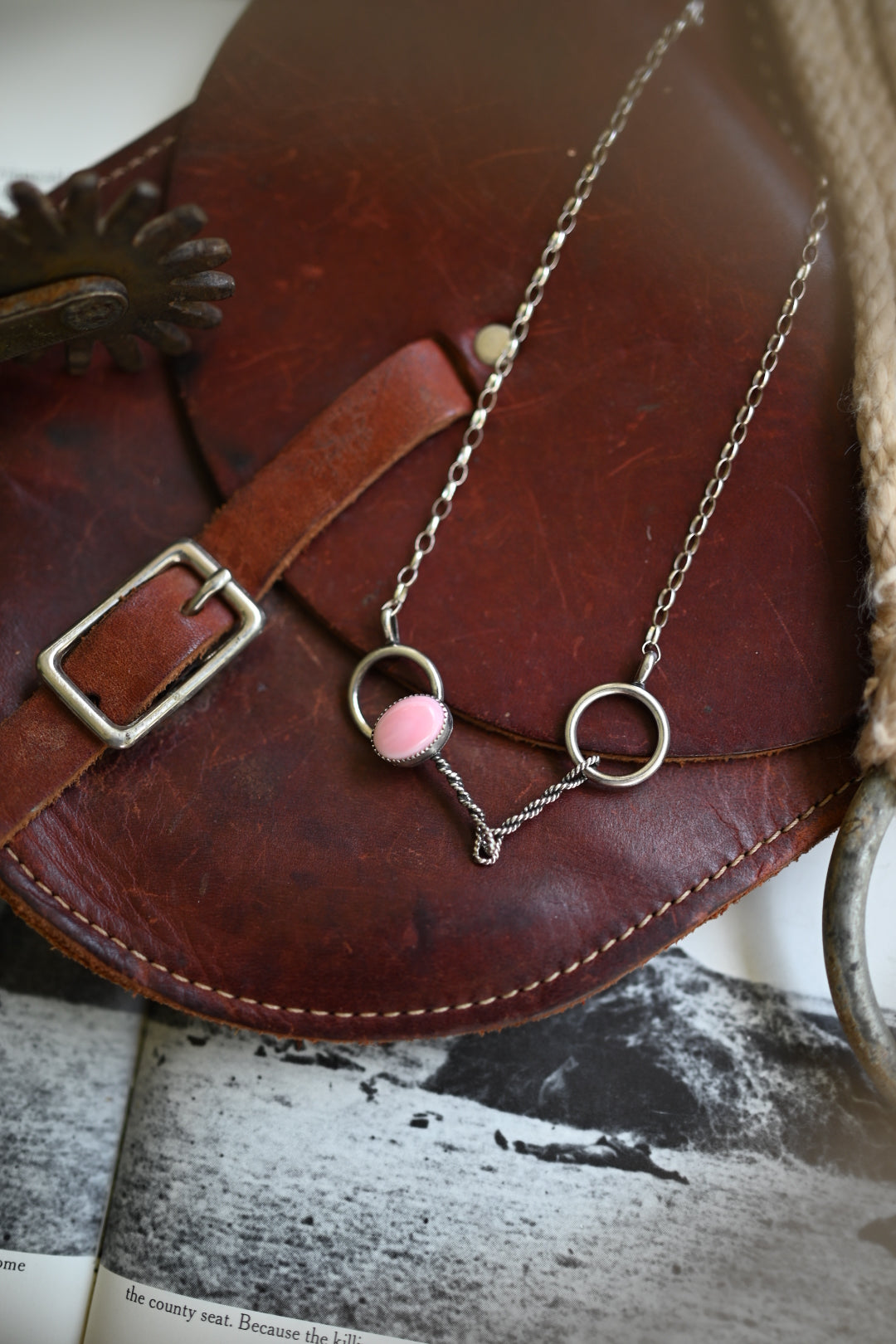 Snaffle Bit Necklace Pink Conch