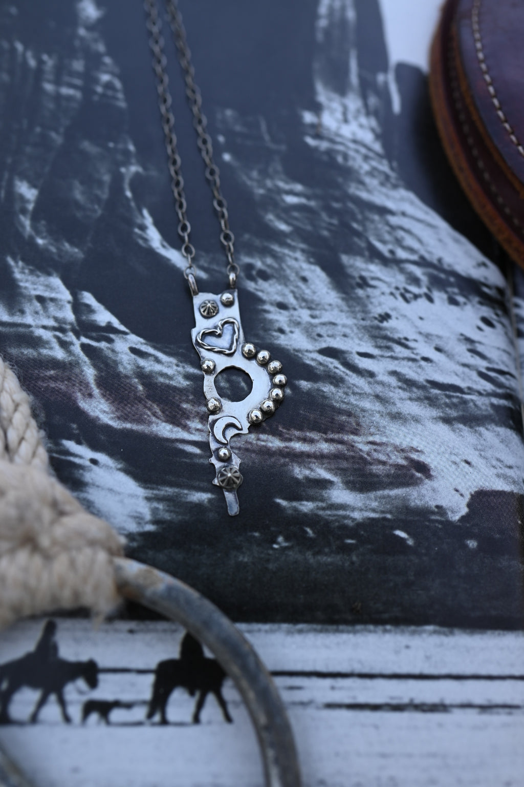 Heart and moon SPADE BIT necklace ♥︎🌙