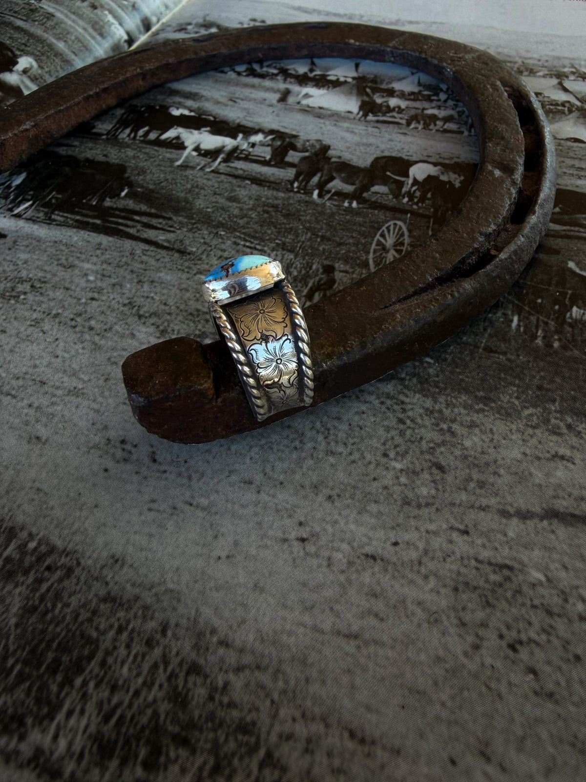 Golden hills flower engraved ring
