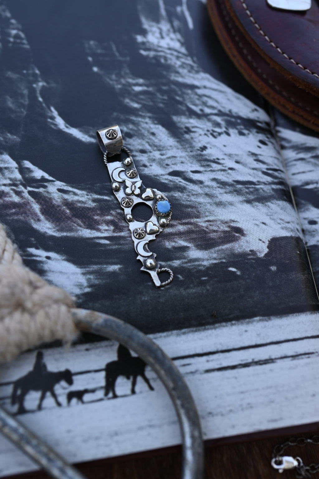 FUNKY SPADE BIT PENDANT🦋