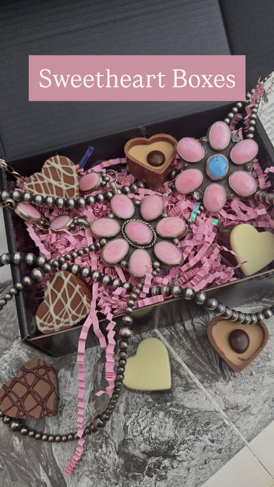 SWEETHEART BOX ($200)💘🎀🍸🎊