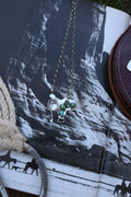 Saddle necklace